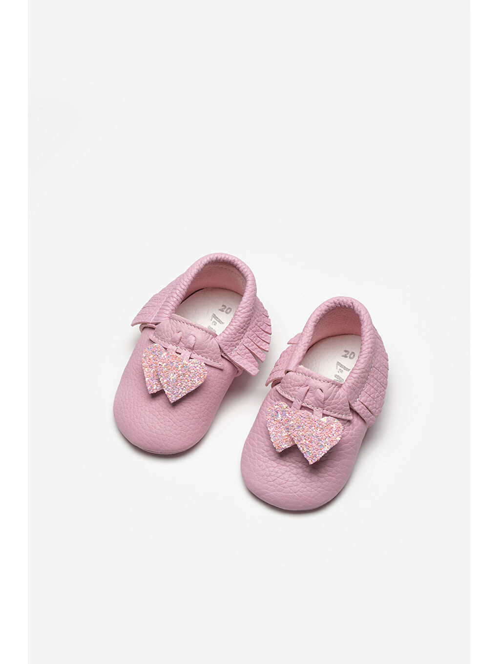 Pembe Kalp Figürlü Kız Bebek Deri Makosen