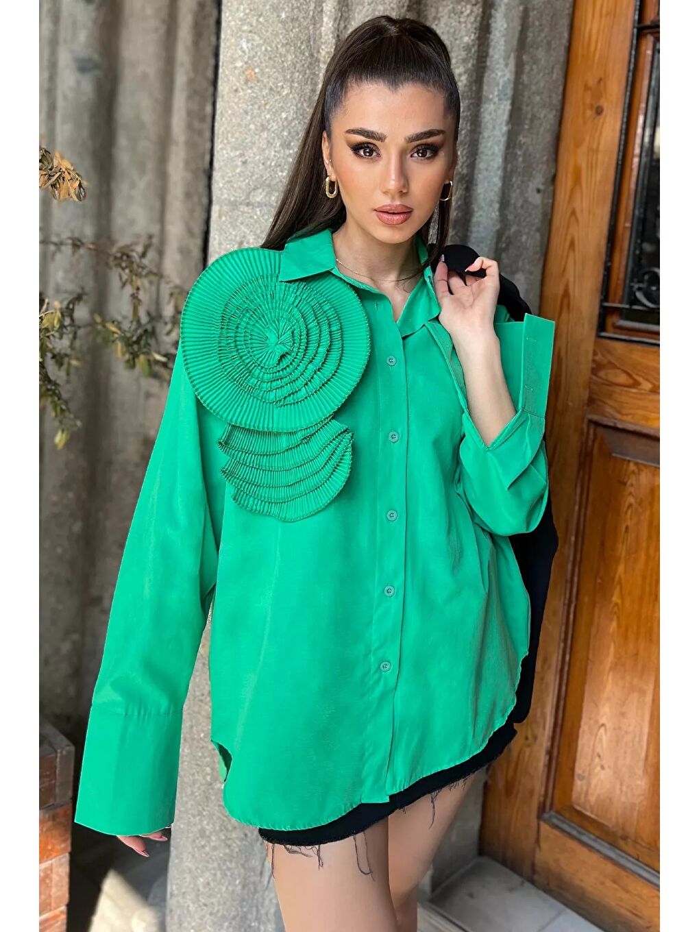 Yeşil Gül Detaylı Tarz Kadın Gömlek-2