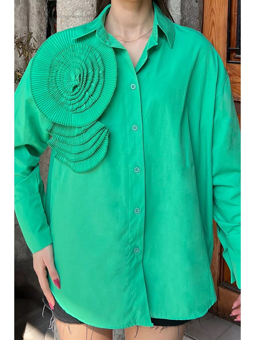 Yeşil Gül Detaylı Tarz Kadın Gömlek-3