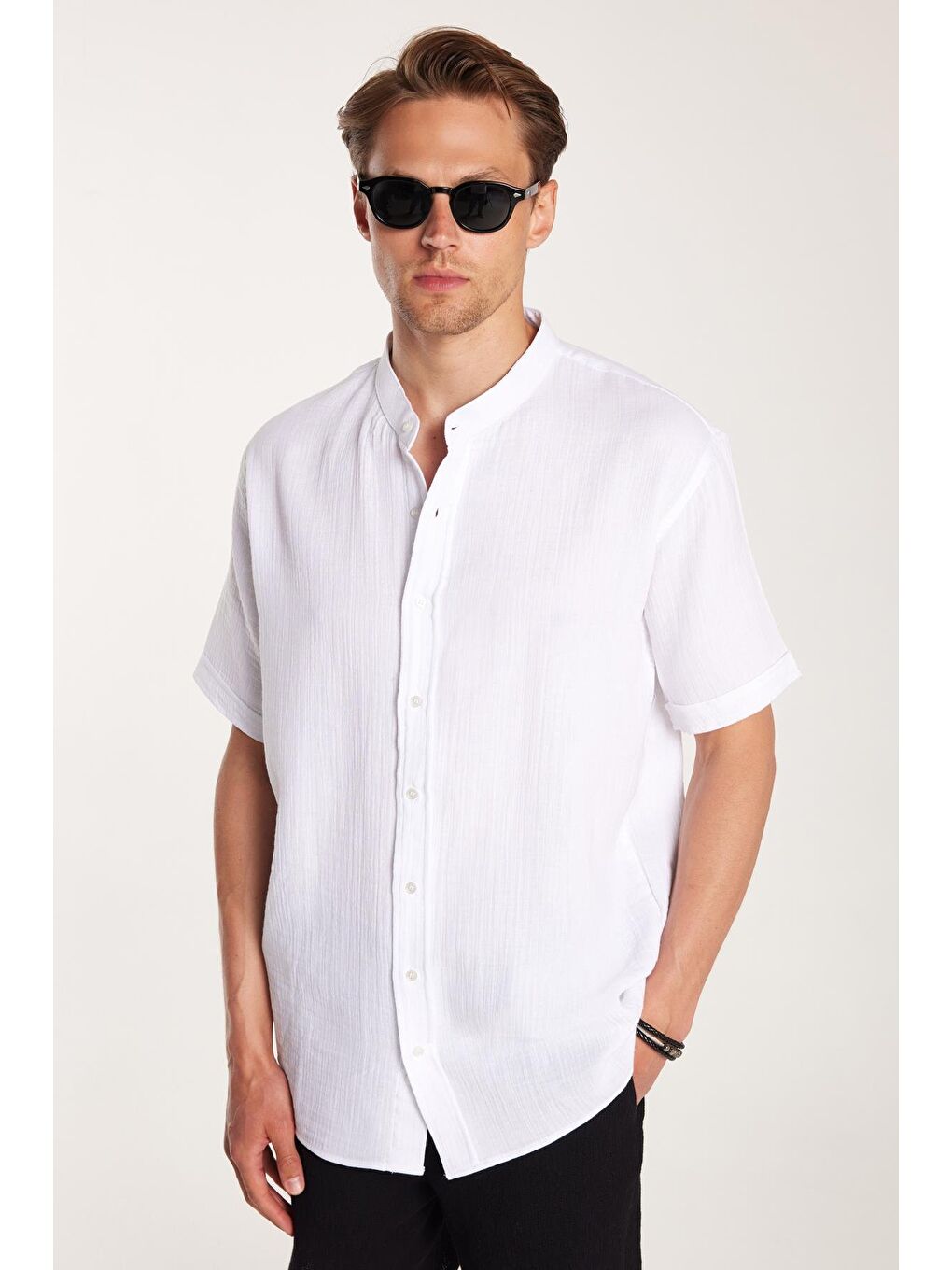 Erkek Relax Fit Rahat Kesim %100 Pamuk Müslin Kumaş Kısa Kollu Spor Hakim Yaka Beyaz Gömlek