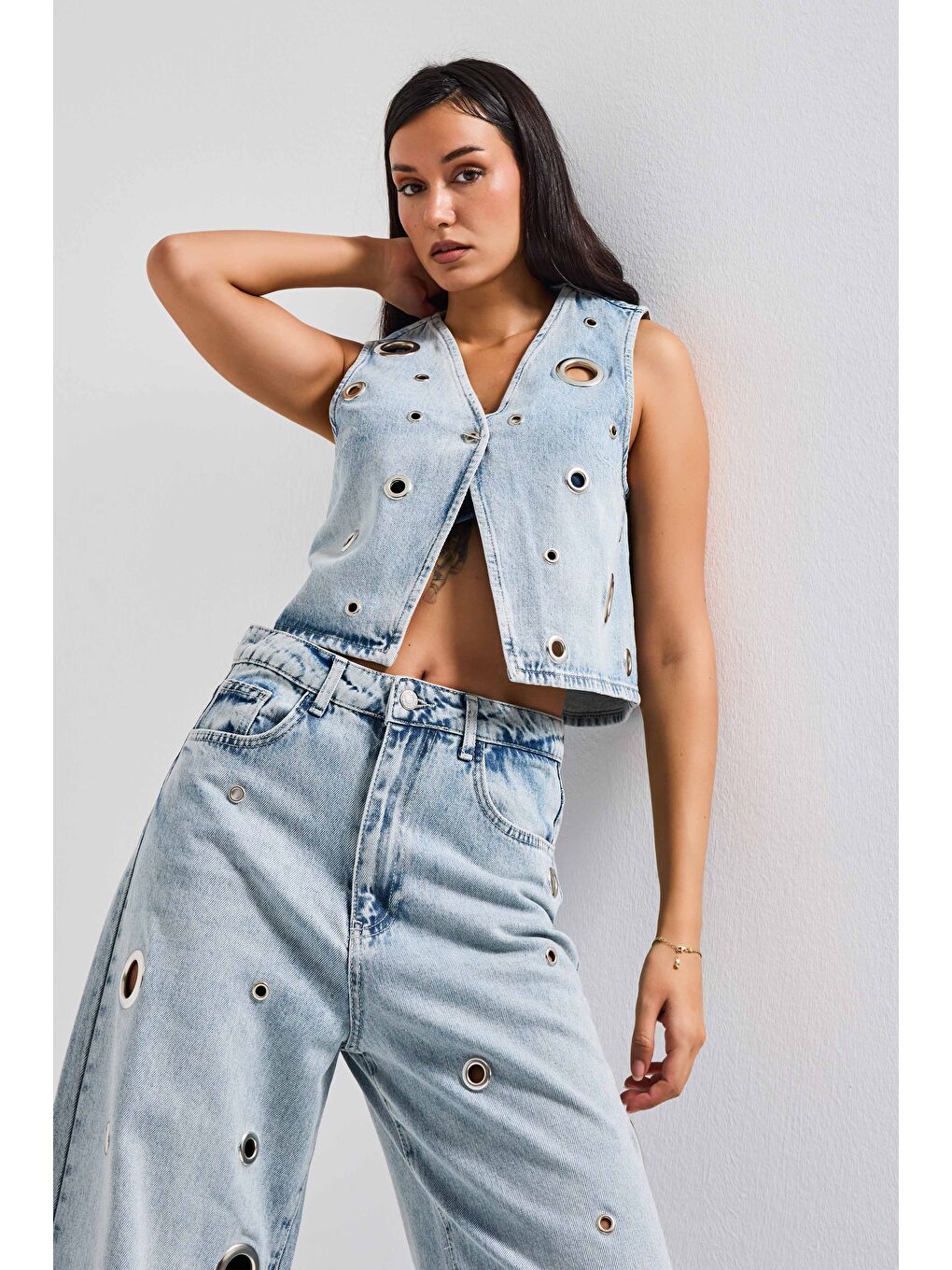 Mavi Kadın Jean Rengi 4s6-65 Rahat Kesim Kuş Gözü Detaylı Tasarım Sıfır Kol Denim Yelek-3