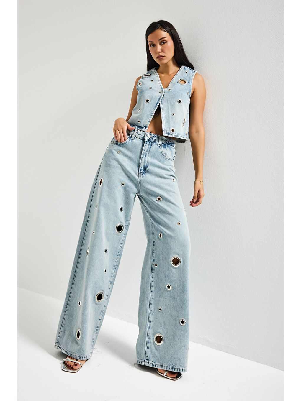 Mavi Kadın Jean Rengi 4s6-65 Rahat Kesim Kuş Gözü Detaylı Tasarım Sıfır Kol Denim Yelek-4