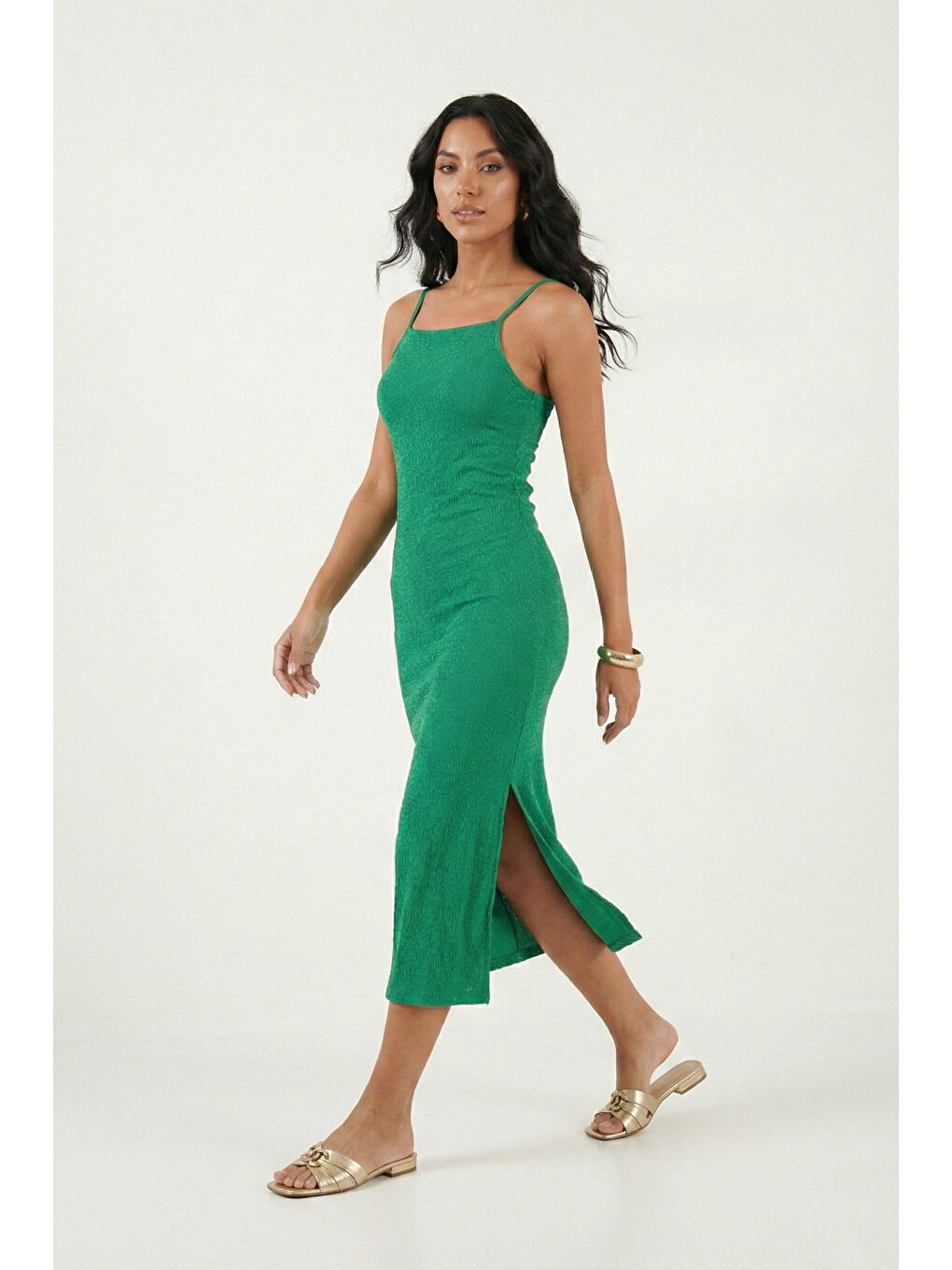 Yeşil İp Askılı Fitted-Vücuda Oturan Yırtmaçlı Midi Kadın Elbise 5865573-1