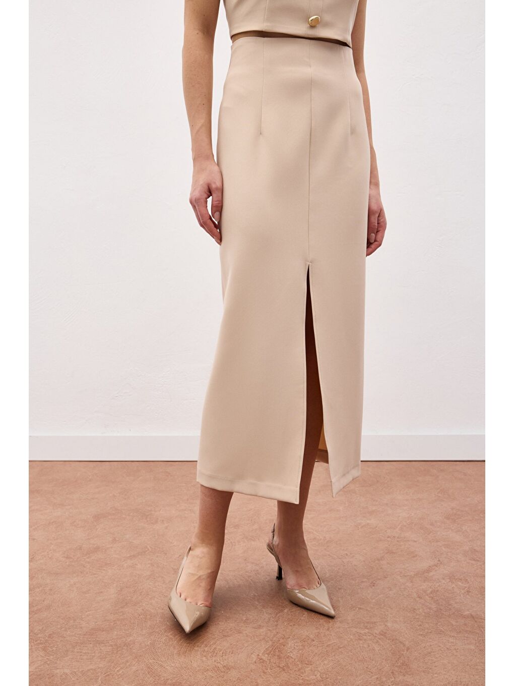 Yırtmaçlı Midi Etek - Bej-5