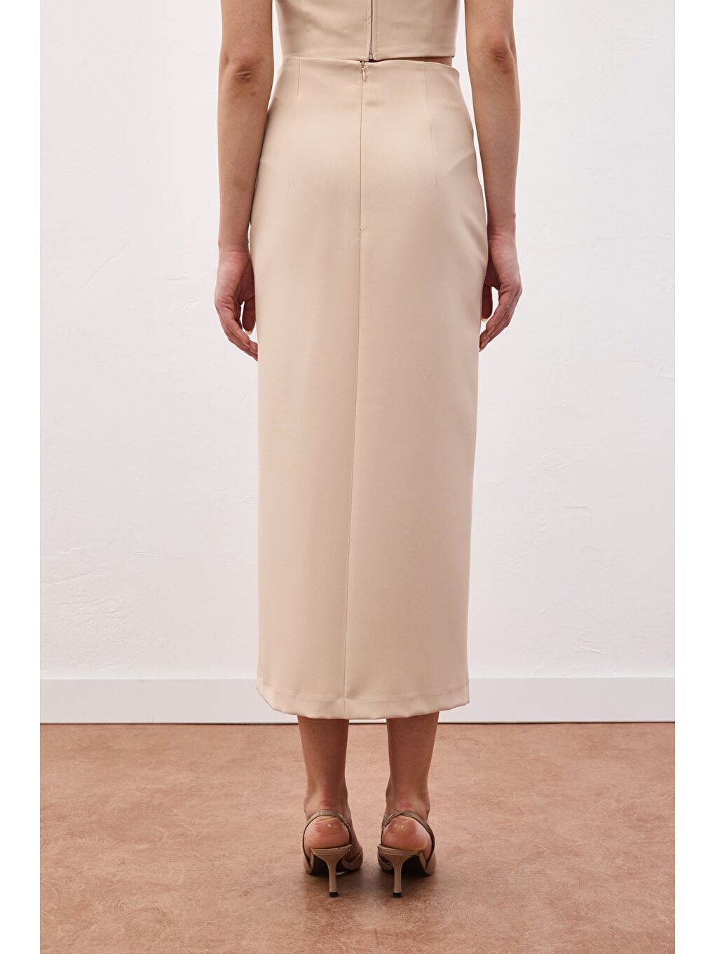 Yırtmaçlı Midi Etek - Bej-7