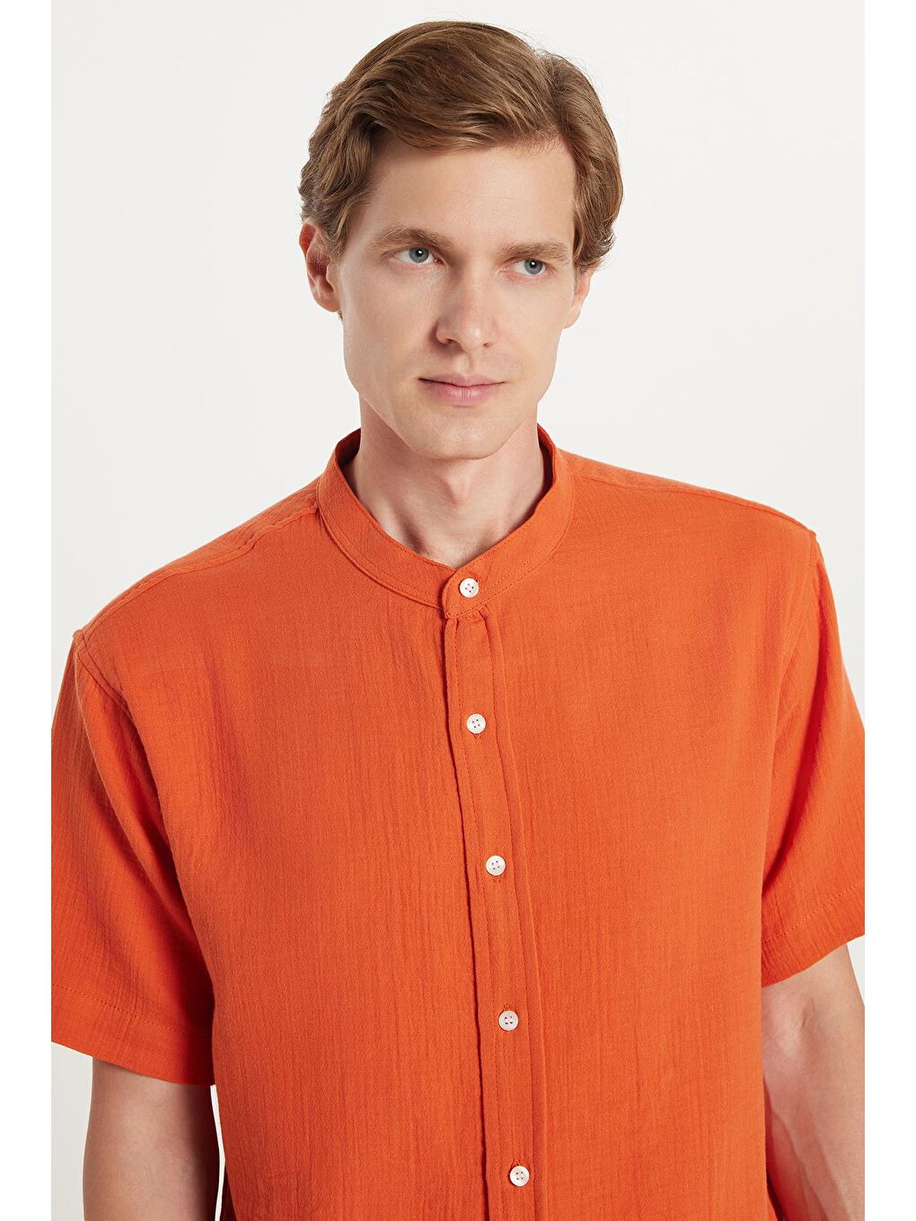 Kahverengi Erkek Relax Fit Rahat Kesim %100 Pamuk Müslin Kumaş Kısa Kollu Spor Hakim Yaka Taba Gömlek-1