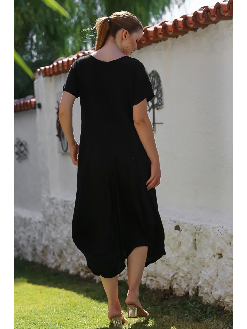 Siyah Havuz Yaka Kısa Kol Cepli Nakışlı Casual Dokuma Elbise 130 65-7