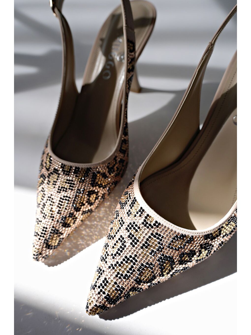 Bej MİDNİGHT Kadın Sivri Burun Leopar Detaylı Arkası Açık Günlük Klasik Topuklu Abiye Ayakkabı-2