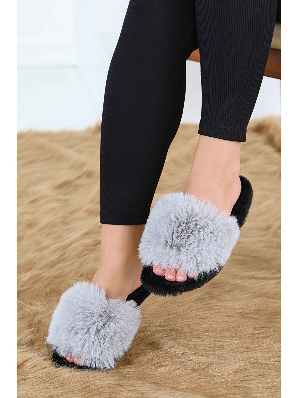 Kadın Gri Ponponlu Ev Terliği - 27782-GRI-1
