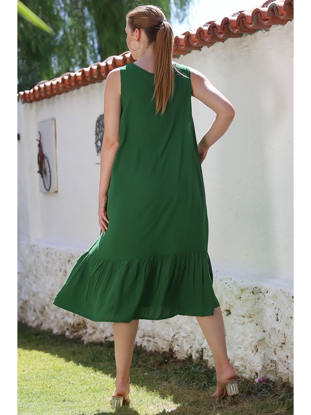 Koyu Yeşil Yuvarlak Yaka Kolsuz Etek Ucu Fırfırlı Casual Dokuma Elbise 120 58-1