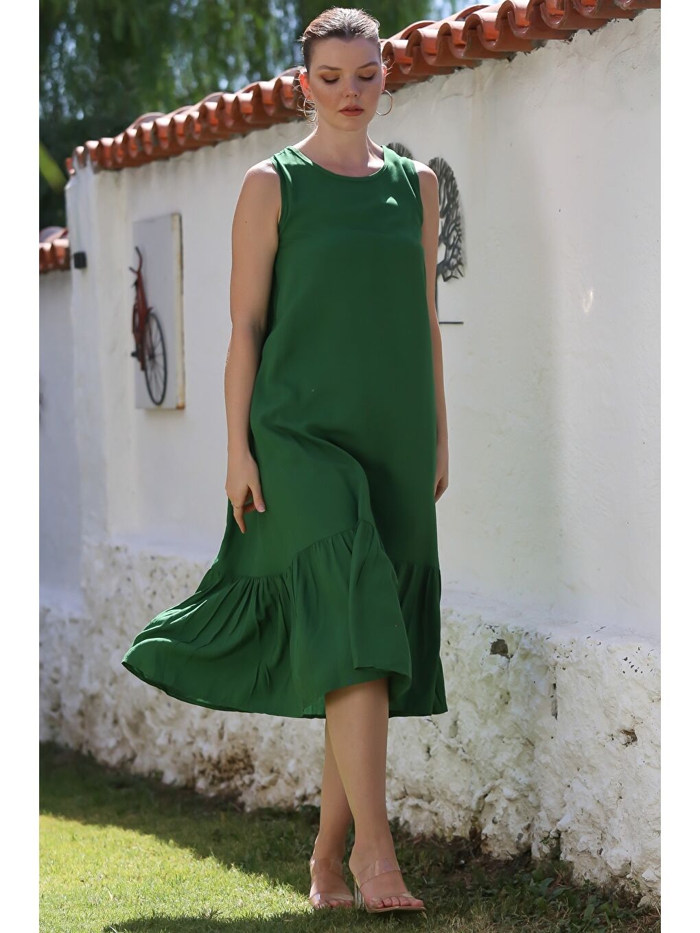 Koyu Yeşil Yuvarlak Yaka Kolsuz Etek Ucu Fırfırlı Casual Dokuma Elbise 120 58-4