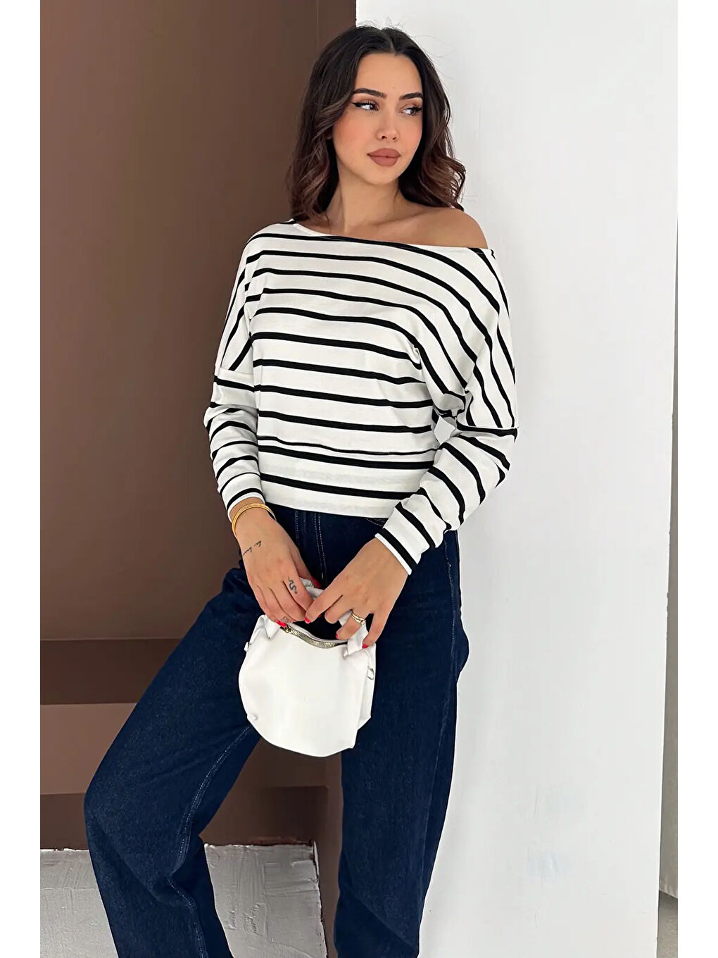 Beyaz Kadın Omuz Açık Çizgili Bluz