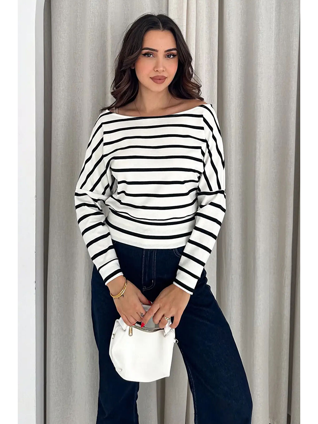 Beyaz Kadın Omuz Açık Çizgili Bluz-1