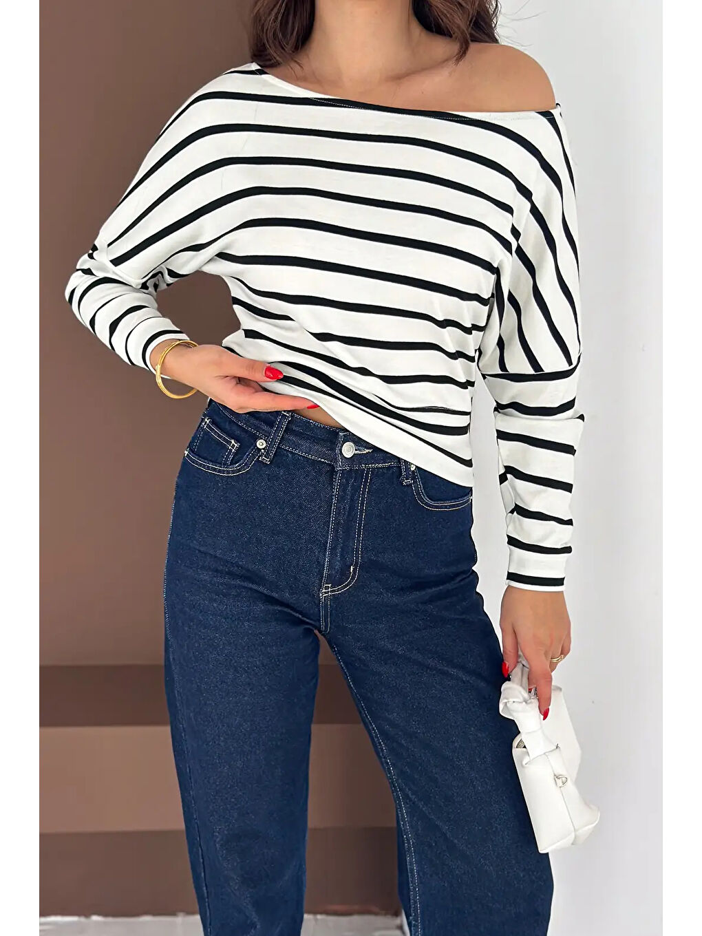 Beyaz Kadın Omuz Açık Çizgili Bluz-2