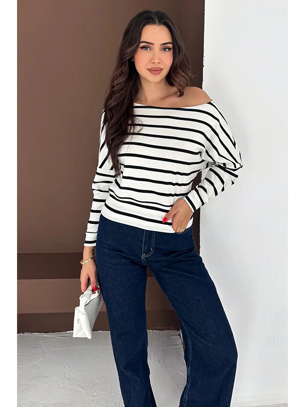 Beyaz Kadın Omuz Açık Çizgili Bluz-3