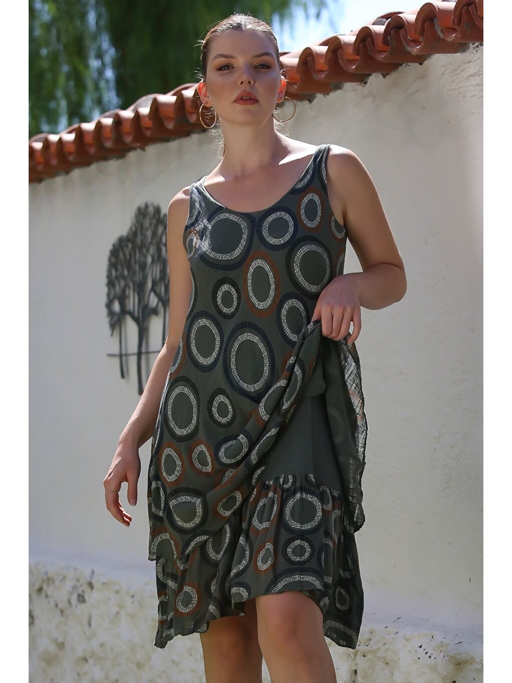 İtalyan Haki Havuz Yaka Kolsuz Geometrik Desenli Astarlı Casual Dokuma Elbise 108 58-6