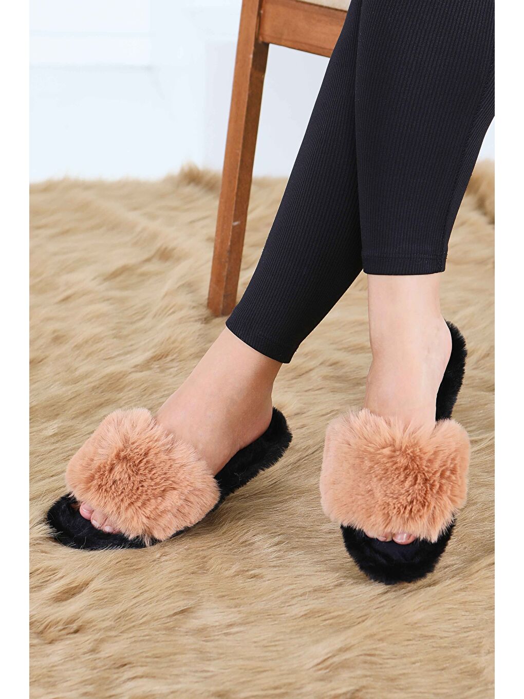 Kahverengi Kadın Taba Ponponlu Ev Terliği - 27782-TABA-1