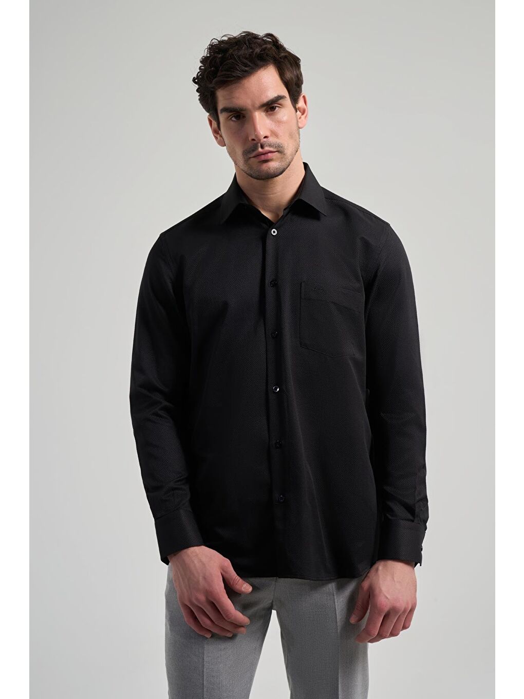 Siyah Uzun Kol Desenli Armürlü Sert Yaka Cepli Pamuklu Classic Comfort Fit Gömlek 1004250171