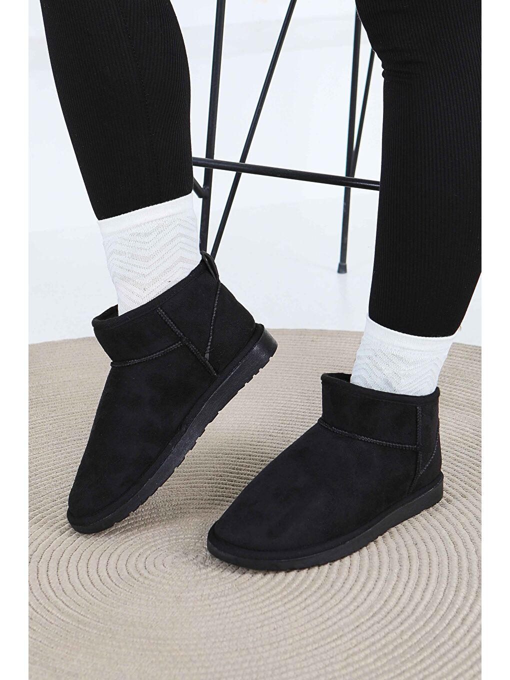 Kadın Siyah İçi Pelüş Yarım Süet Bot - 27784-SIYAH-2