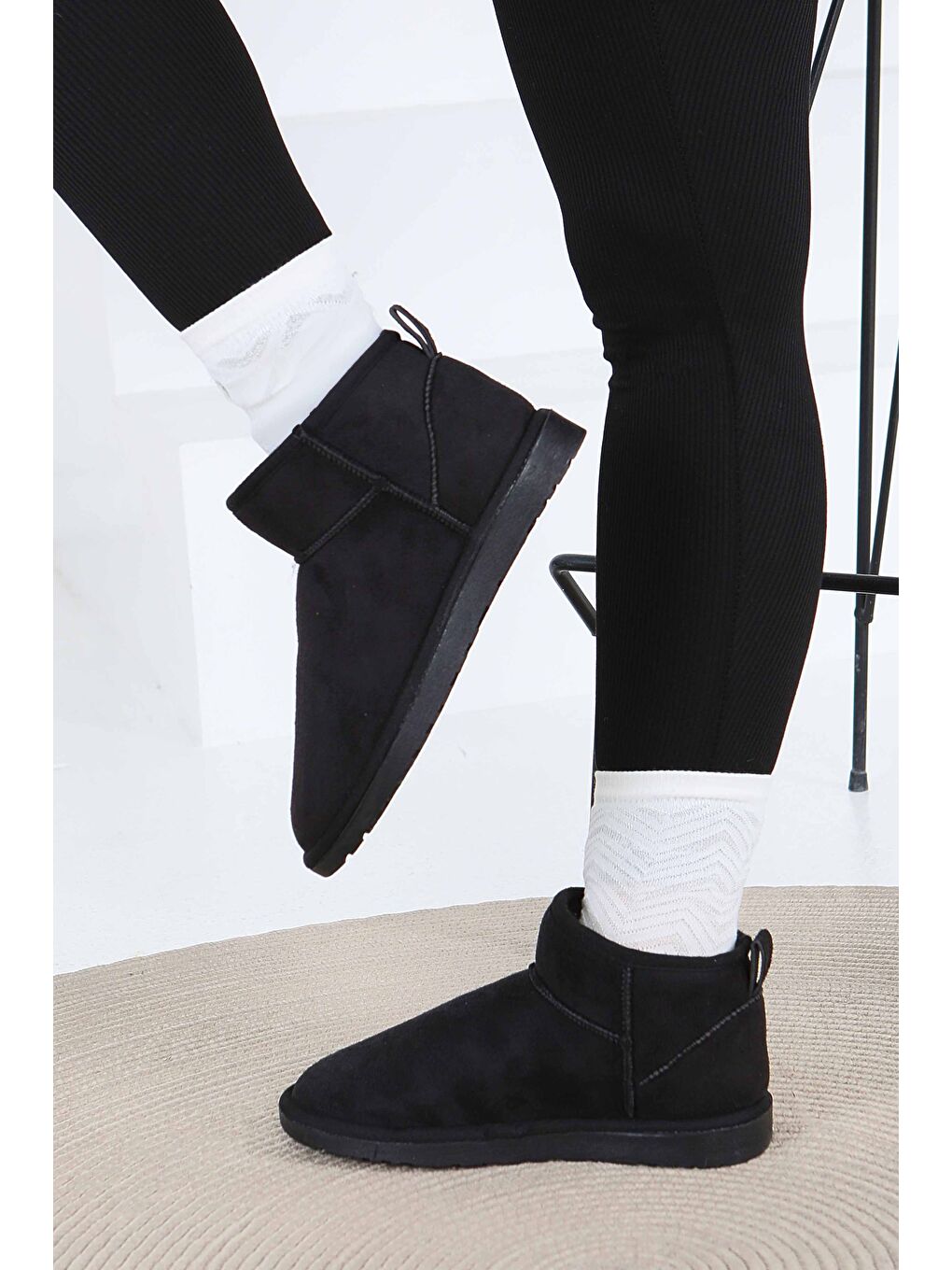 Kadın Siyah İçi Pelüş Yarım Süet Bot - 27784-SIYAH-3