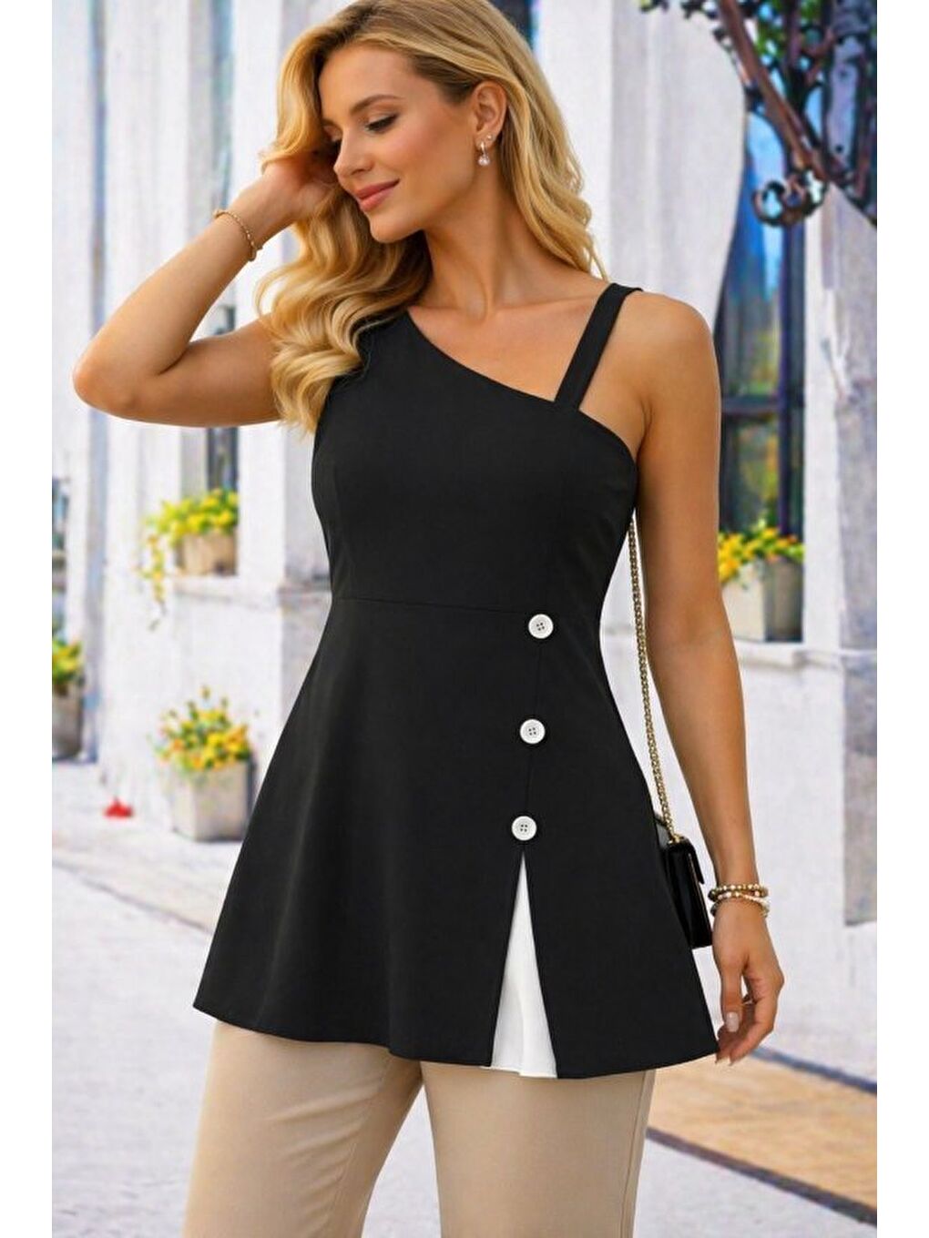 Siyah Kadın Tek Omuzdan Askılı şerit Detaylı Düğmeli Viskon Bluz-1