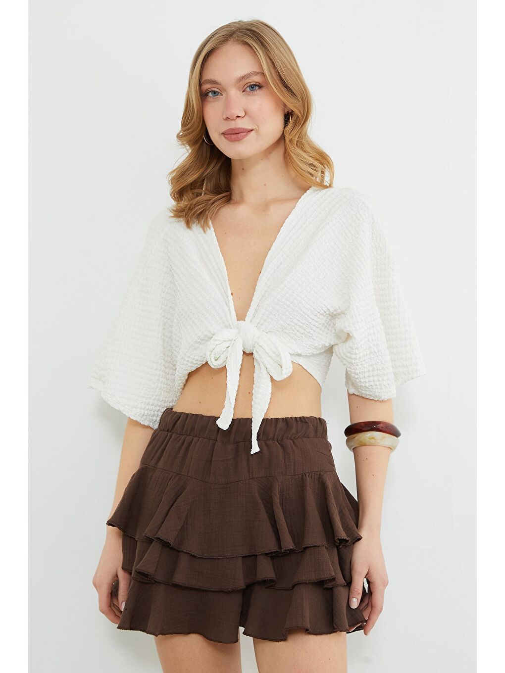 Beyaz Önü Bağlamalı Bürümcük Kumaş Crop Bluz-1