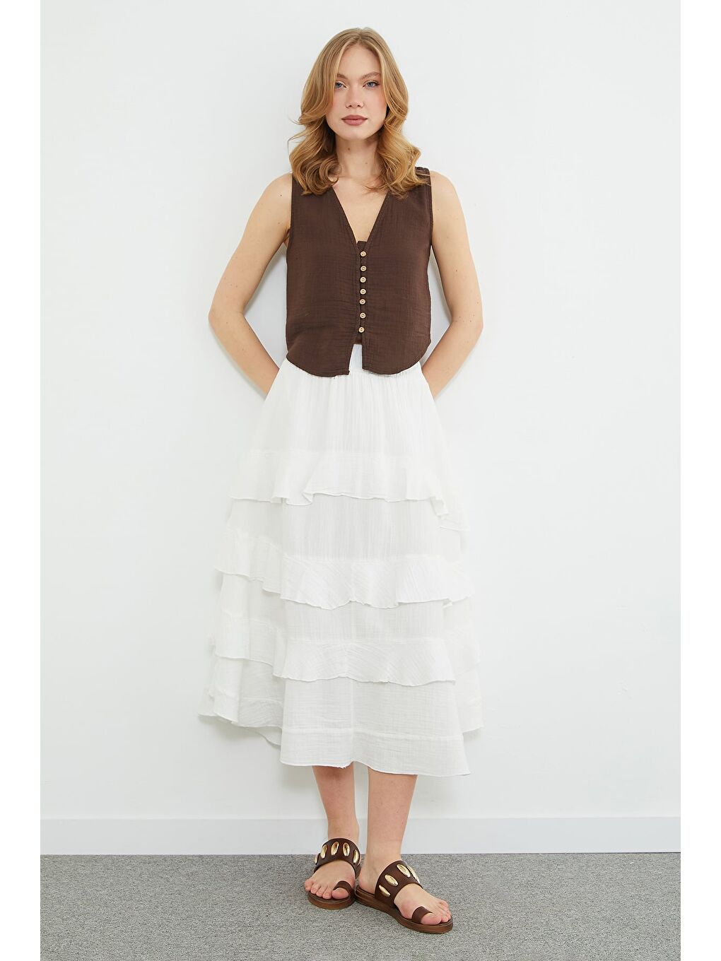 Beyaz Beli Lastikli Müslin Kumaş Midi Boy Etek-3