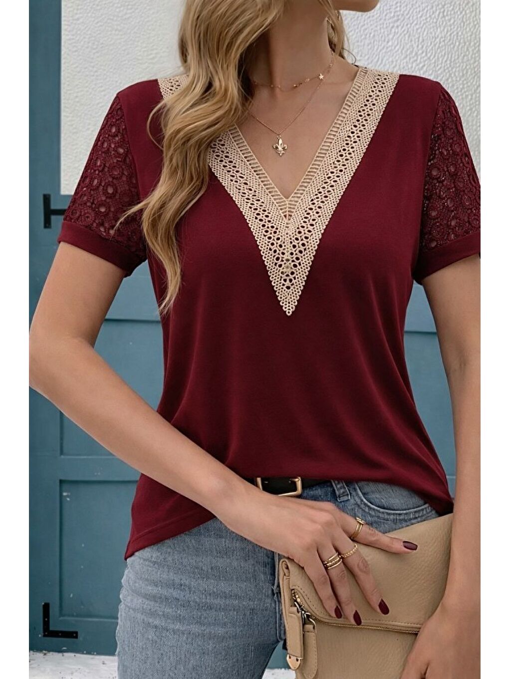Bordo Kadın Kısa Kollu V Yakalı Dantel Detaylı Viskon Bluz