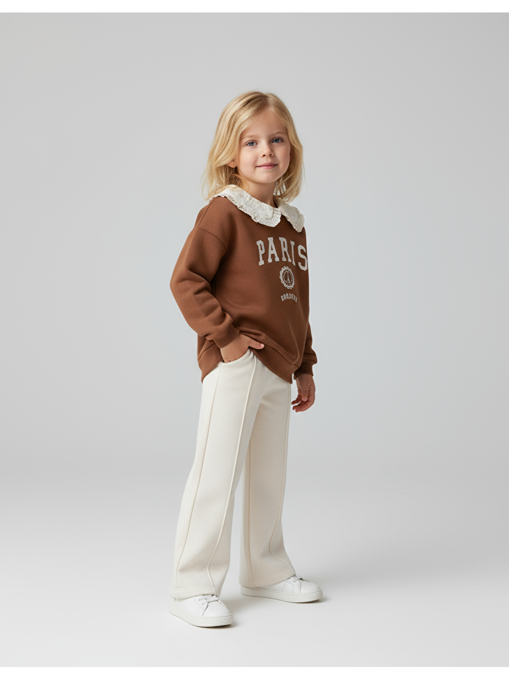 Kız Çocuk Pamuklu Kahverengi Paris Baskılı Dantel Yaka Sweatshirt Ekru Pantolon Takım