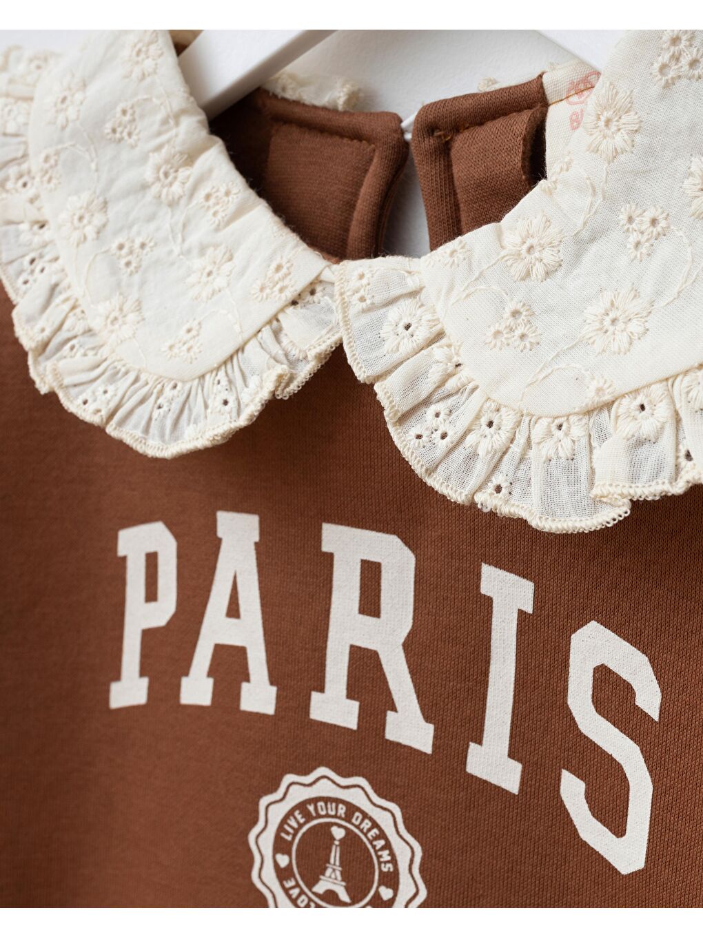 Kız Çocuk Pamuklu Kahverengi Paris Baskılı Dantel Yaka Sweatshirt Ekru Pantolon Takım-4