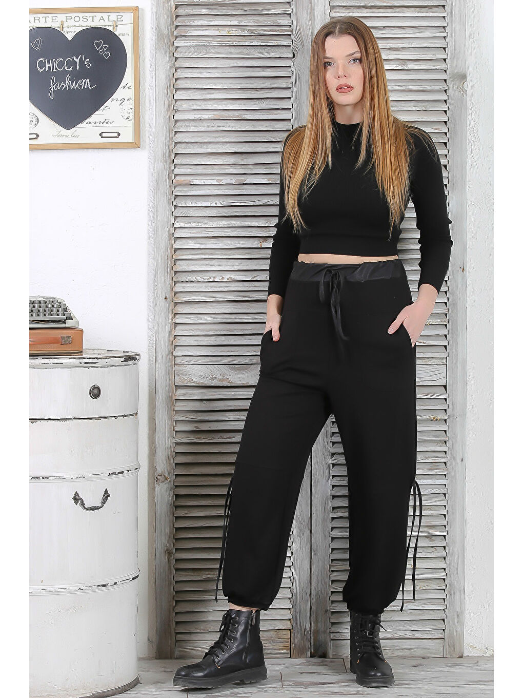 Siyah Çift Cepli Deri Garnili Lastikli Ve Bağlamalı Bel Jogger Paça Casual Örme Pantolon-3