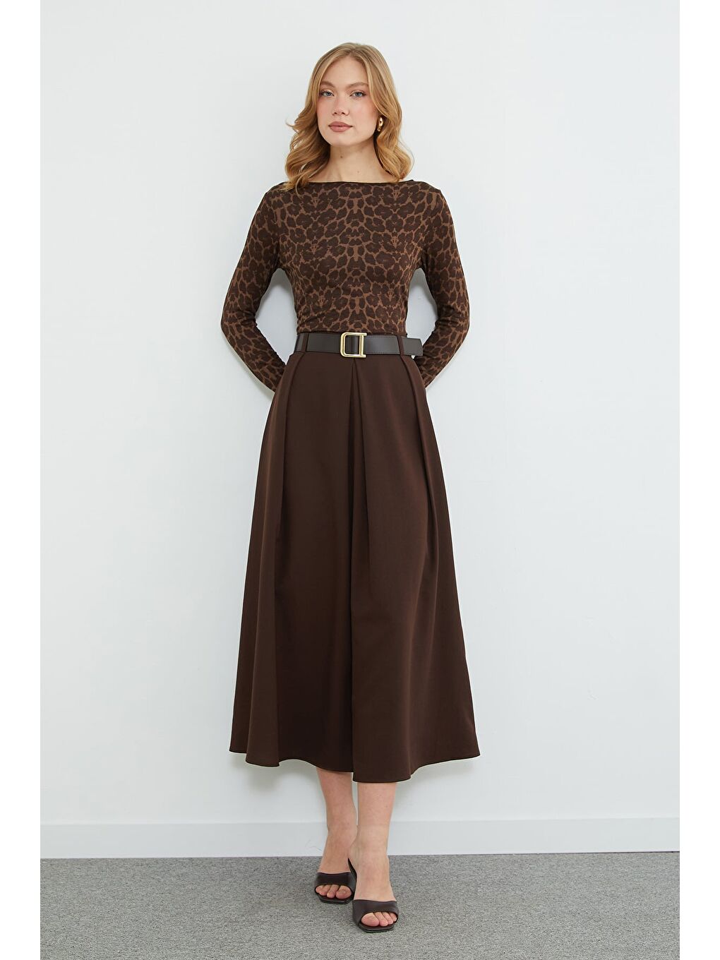 Kahverengi Kemerli Pileli Maxi Boy Etek-2
