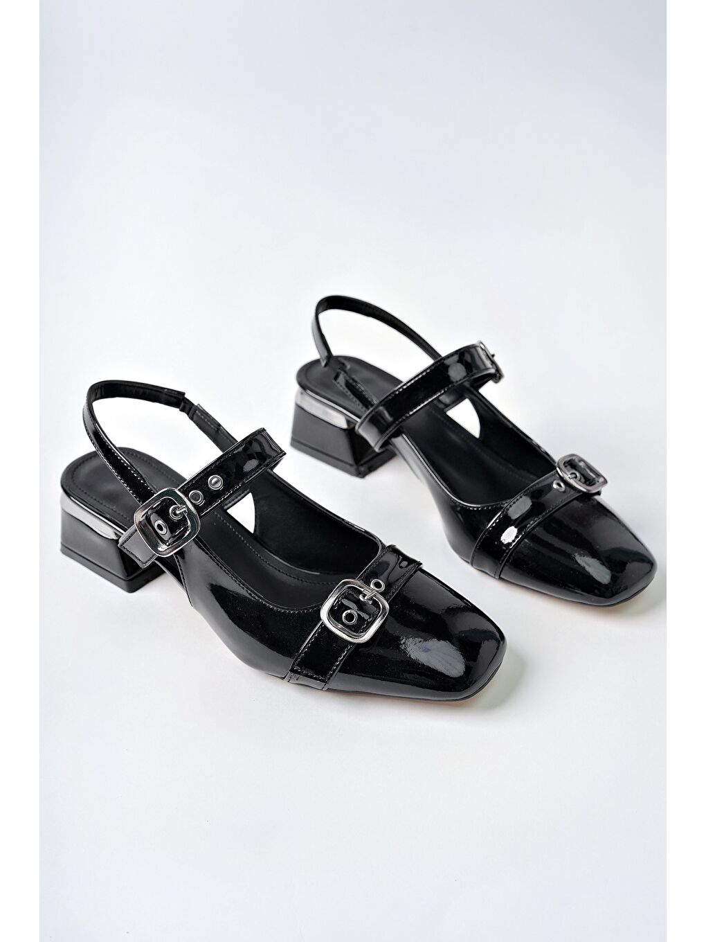 Siyah YUQİ Arkası Açık Küt Burun Çift Kemerli Kadın Günlük Klasik Kısa Topuklu Ayakkabı-1