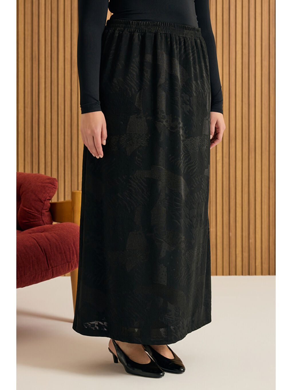 Siyah Jakarlı Örme Etek-3