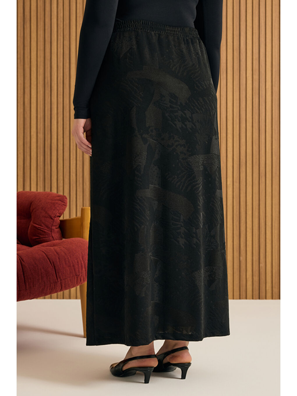 Siyah Jakarlı Örme Etek-5