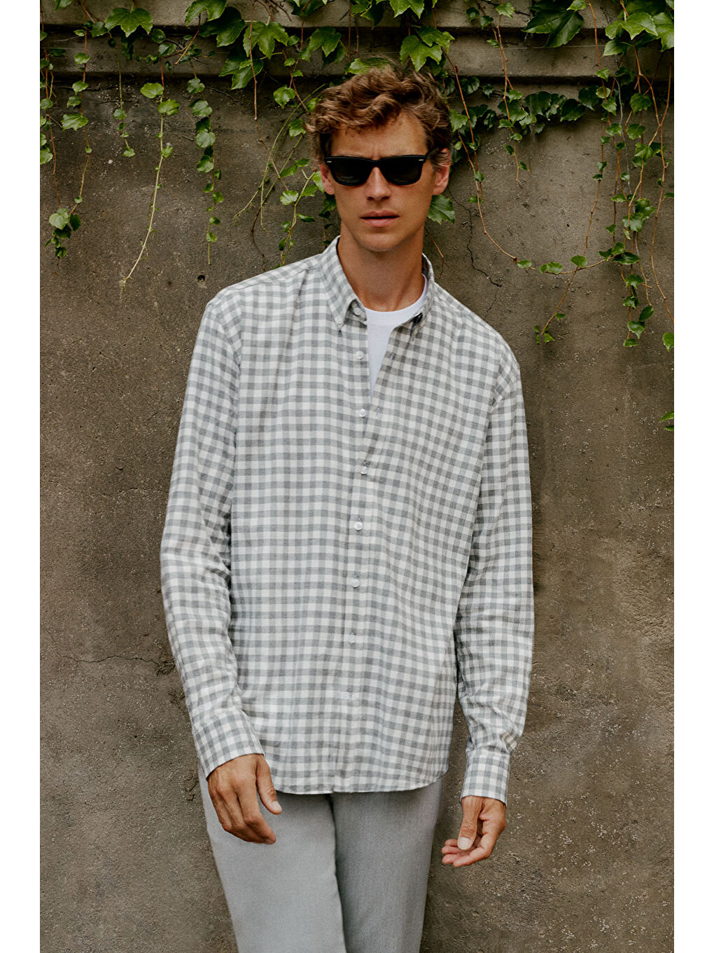 Erkek Gri-Beyaz %100 Pamuk Comfort Fit Rahat Kesim Düğmeli Yaka Flanel Gömlek-1