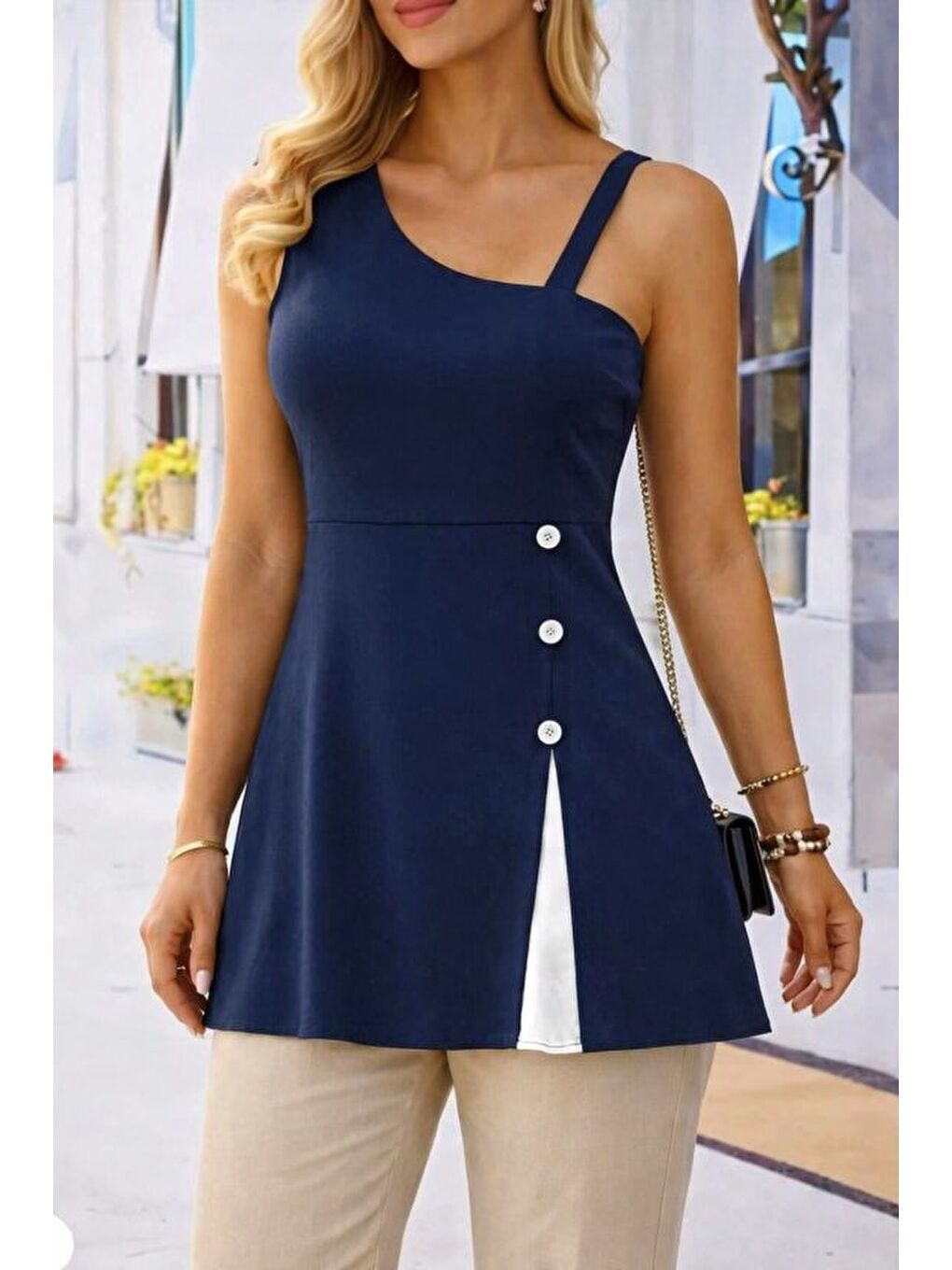 Lacivert Kadın Tek Omuzdan Askılı şerit Detaylı Düğmeli Viskon Bluz-2