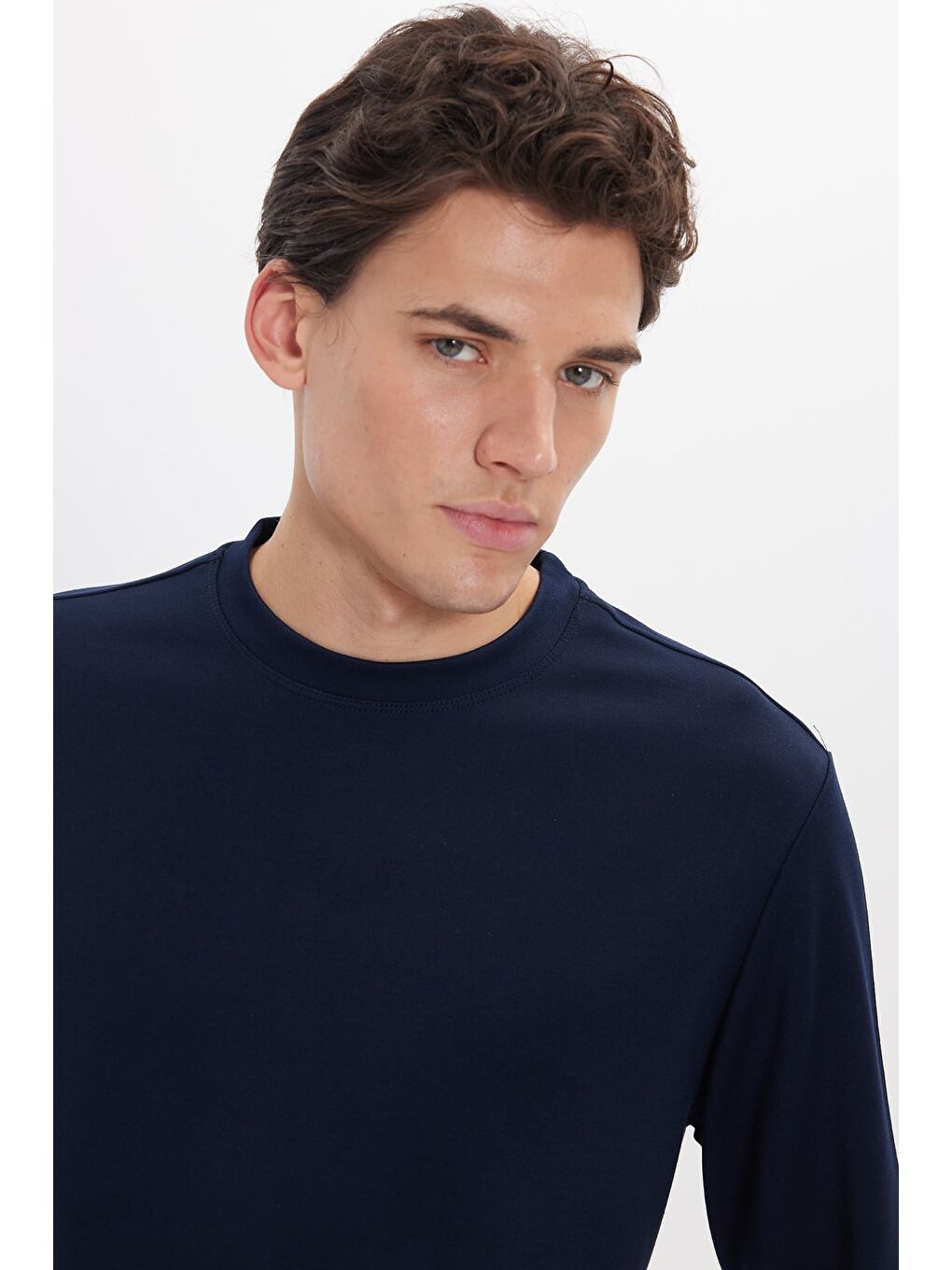 Erkek Standart Fit Normal Kesim Uzun Kollu Ekstra Soft Modal Kumaş Bisiklet Yaka Lacivert Sweatshirt-2