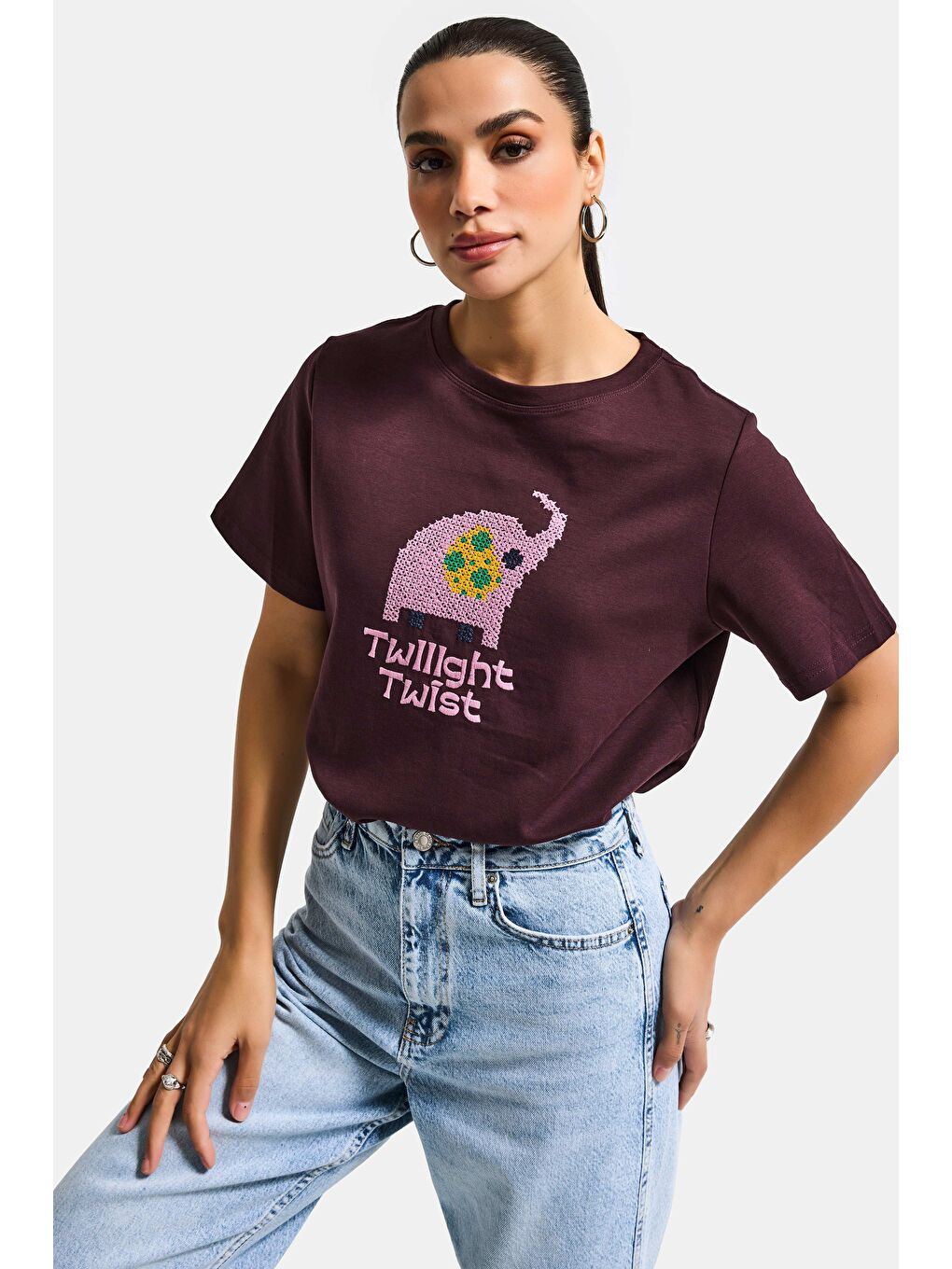 Kahverengi Kadın Kahve Bordo Renk w5 Nakış Detaylı Oversize Tasarım T-Shirt-4