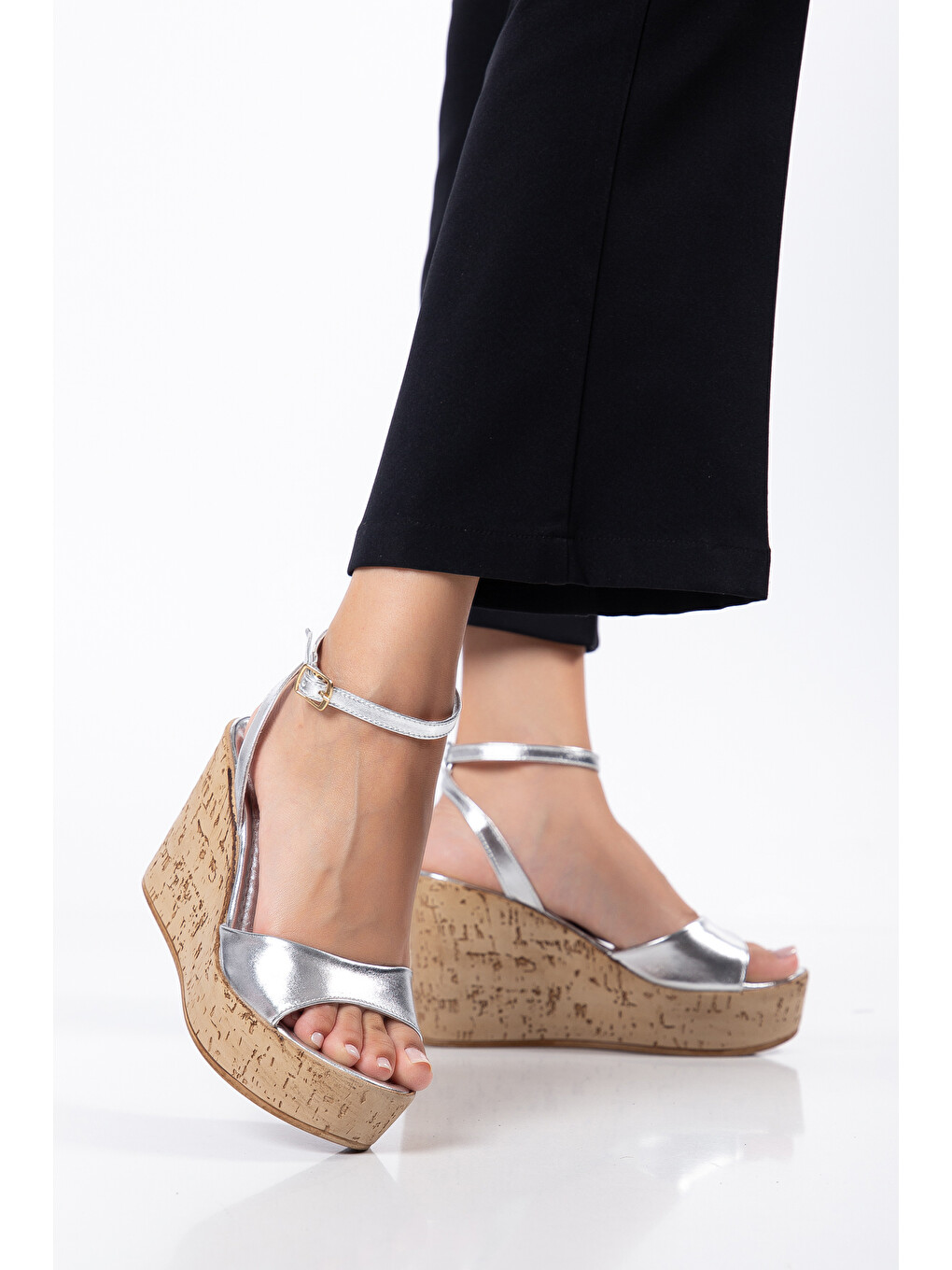 Gri D001030 Günlük Kadın Dolgu Topuklu Ayakkabı Sandalet-4