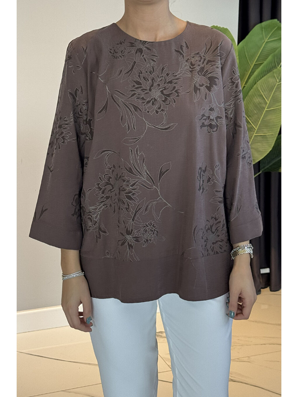 Kahverengi Kolye Detaylı Desenli Bluz 31532 Kahve-1