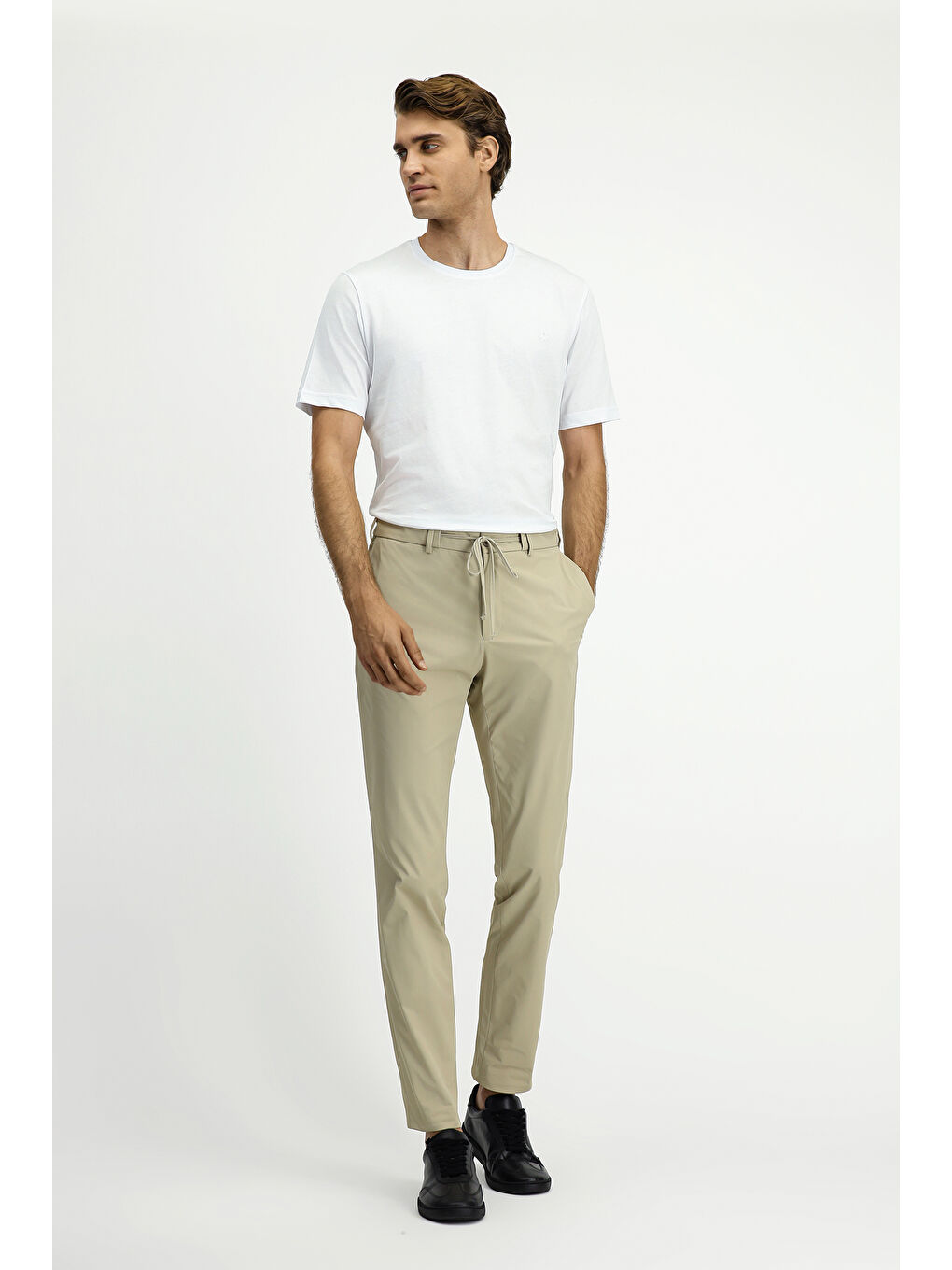 Beyaz Bisiklet Yaka Regular Fit Pamuk Tişört-1