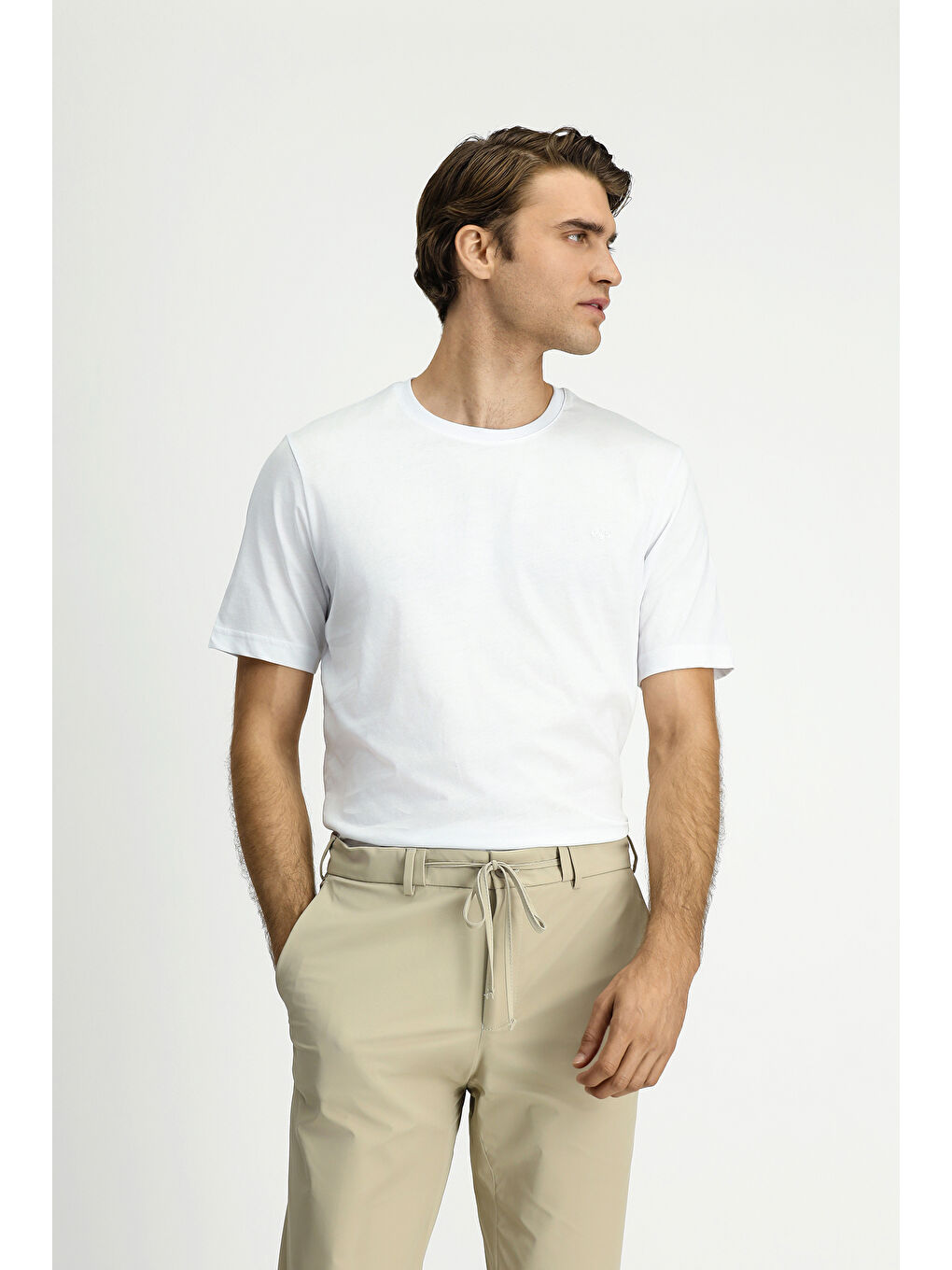 Beyaz Bisiklet Yaka Regular Fit Pamuk Tişört-2