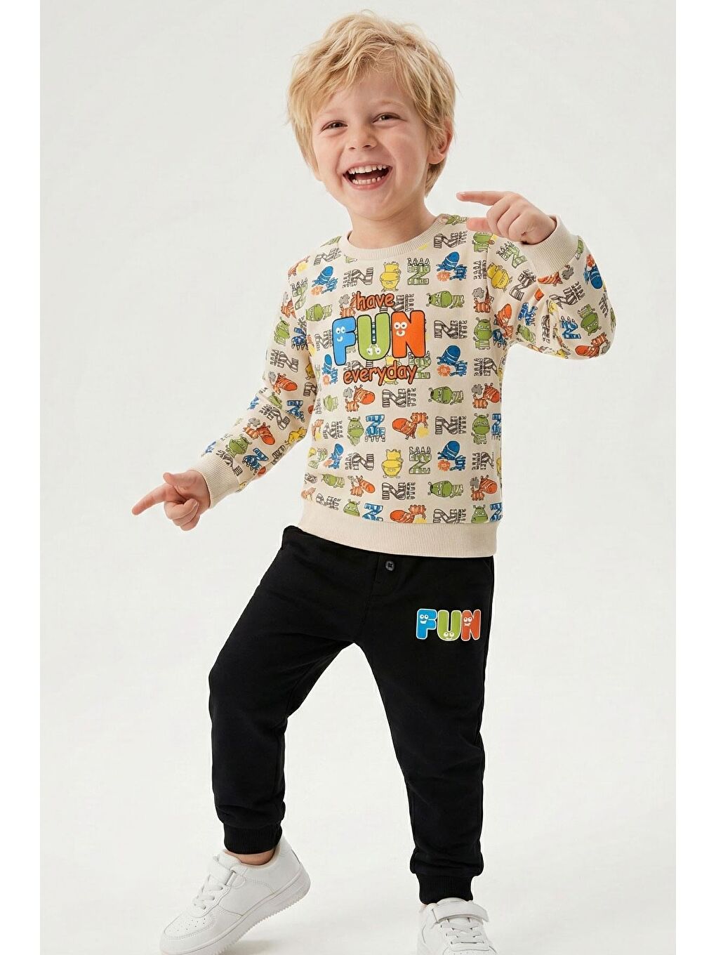 Bej Erkek Çocuk Eşofman Takımı Eğlence Temalı Zebra Macerası Taş (1.5-5 Yaş)