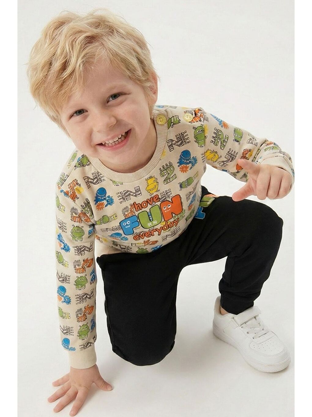 Bej Erkek Çocuk Eşofman Takımı Eğlence Temalı Zebra Macerası Taş (1.5-5 Yaş)-1