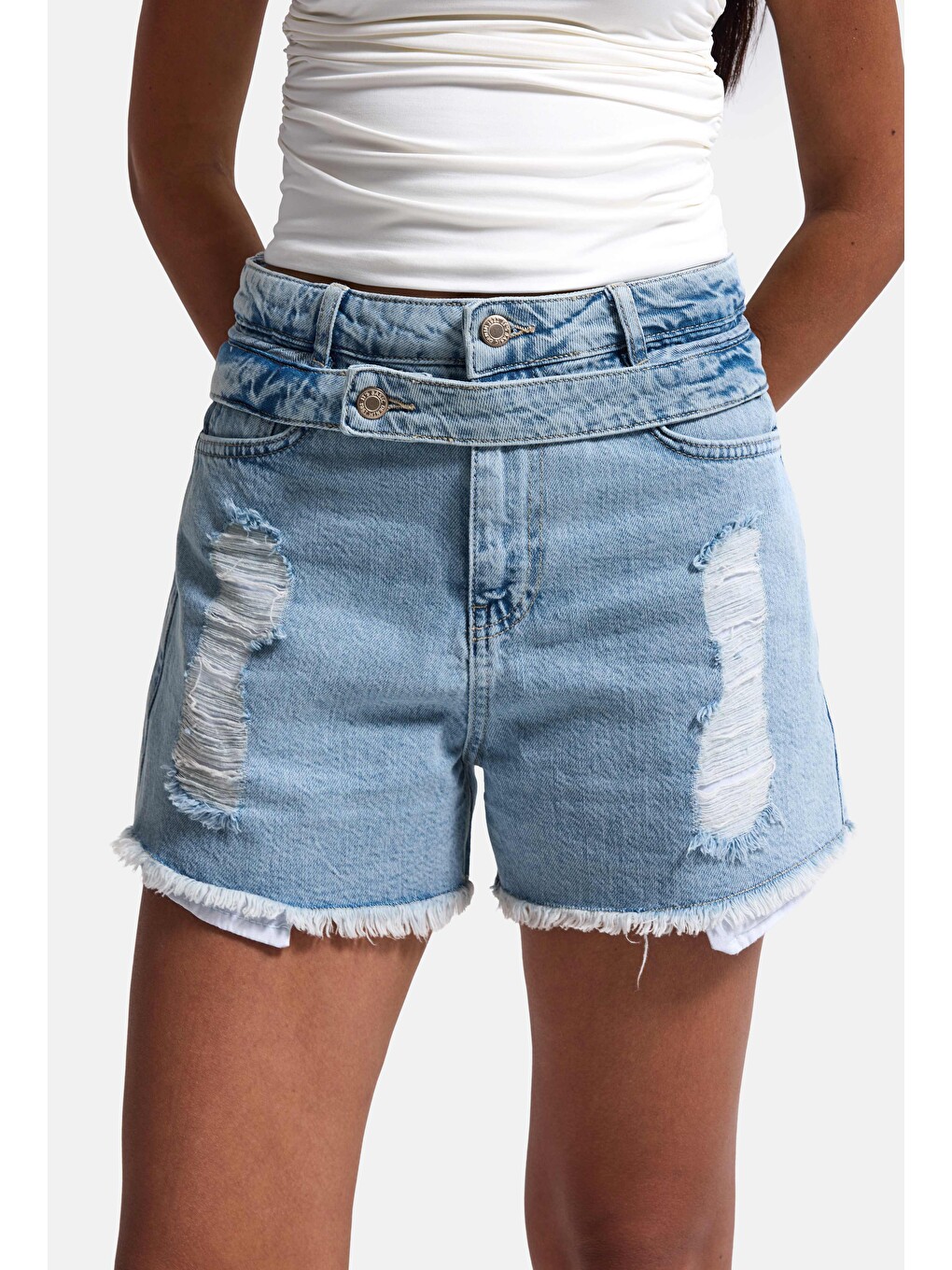 Mavi Kadın Jean Rengi 11s6-3 Relax Mom Kemer Detaylı Tasarım Denim Şort-1