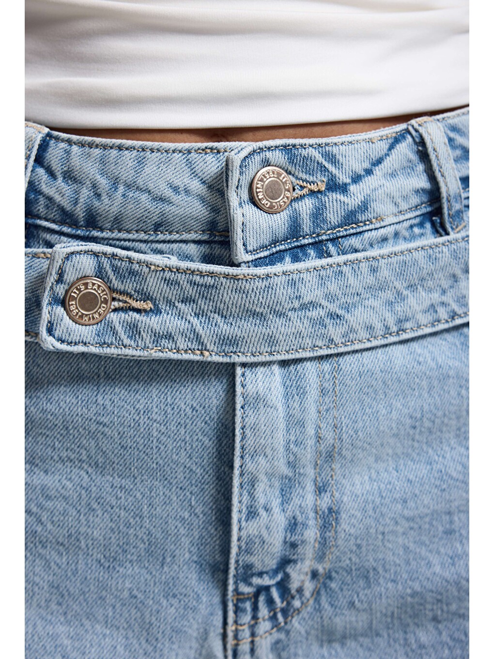Mavi Kadın Jean Rengi 11s6-3 Relax Mom Kemer Detaylı Tasarım Denim Şort-2