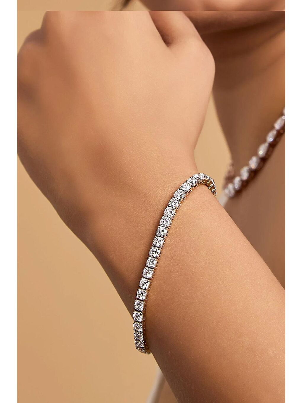 Gri Elliot Kare Taşlı Klasik Suyolu Bileklik- 3mm taşlı-1