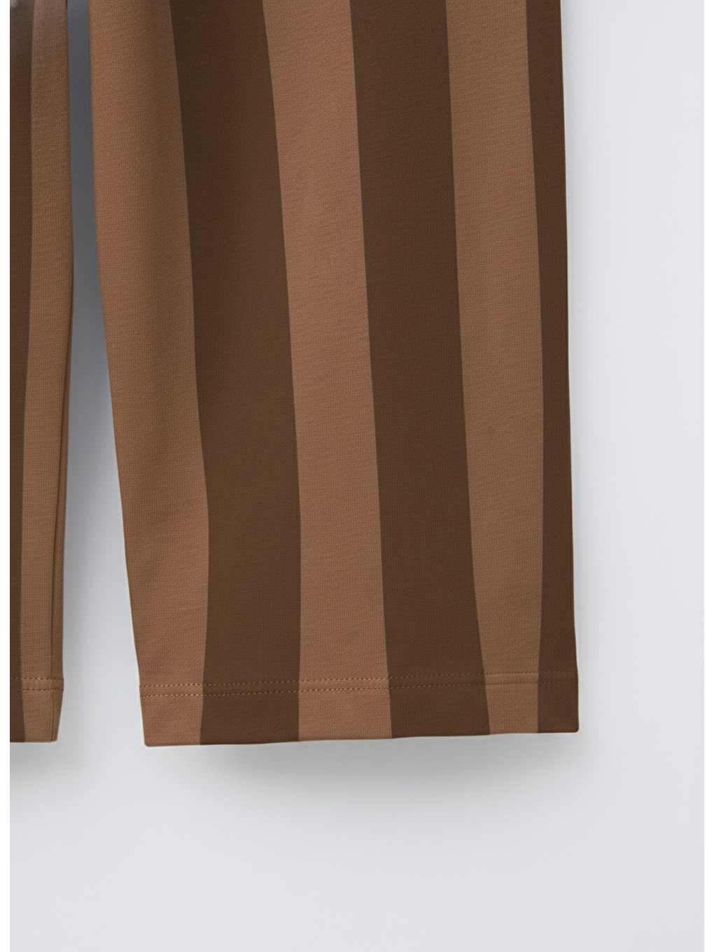 Unisex Çocuk Pamuklu Kahverengi Baskılı T-Shirt Ve Çizgili Pantolon Takım-3