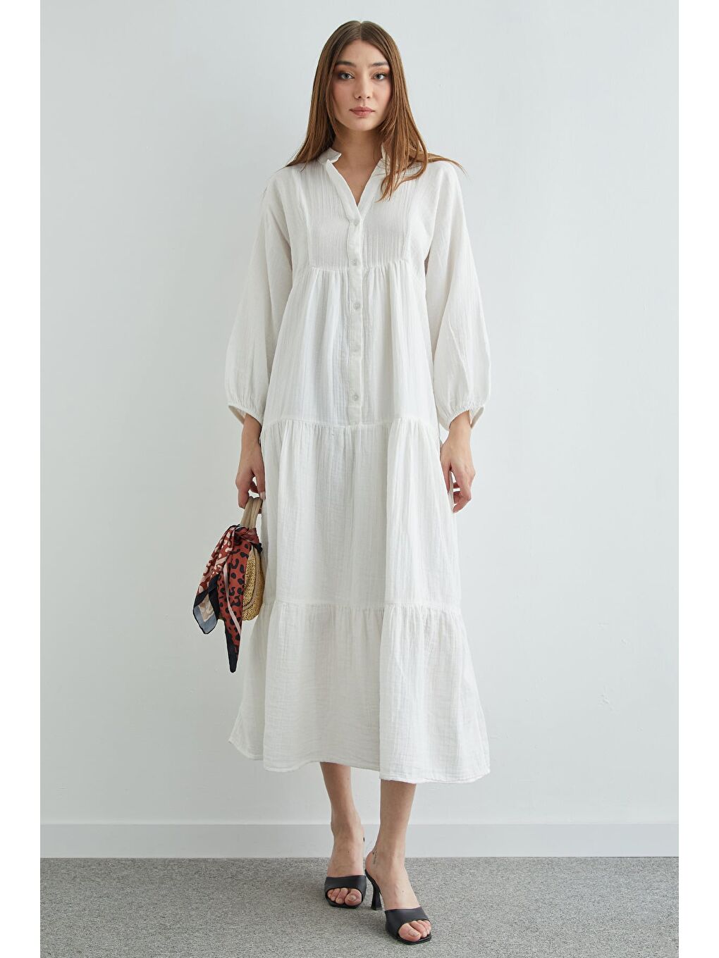 Beyaz Fullamodest Yarım Düğmeli Hakim Yaka Müslin Elbise-1